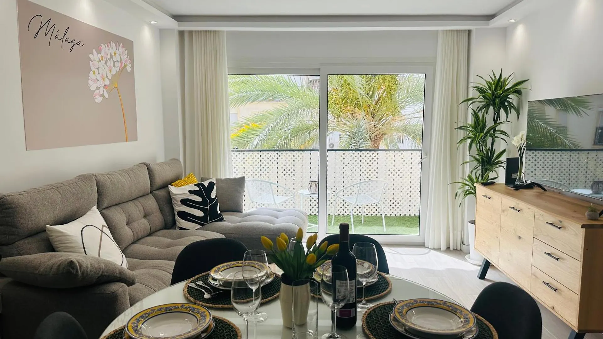 Апартаменты Patio Victoria Малага